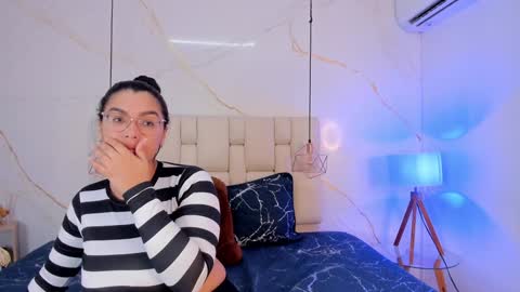 Snapshot of stephanysc chatting on December 17, 9:49 pm Stefanny online show from December 17, 9:49 pm