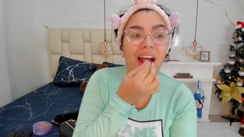 Snapshot of stephanysc chatting on January 4, 10:45 pm Stefanny online show from January 4, 10:45 pm