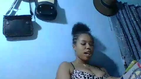 stephaolysca online show from May 13, 11:51 am