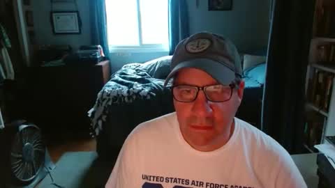 stephenhal9 online show from March 22, 7:06 pm