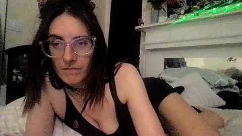 stephielynnnnn online show from March 5, 7:32 pm