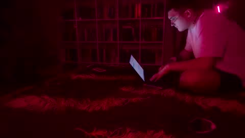 Snapshot of stepsiswithbro chatting on April 3, 8:29 pm stepsiswithbro online show from April 3, 8:29 pm