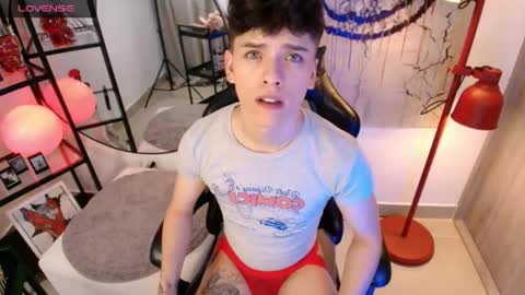 Snapshot of stev_austin_ chatting on April 10, 9:30 pm Stev austin online show from April 10, 9:30 pm