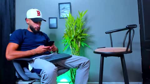 Snapshot of stev_velez chatting on October 7, 1:58 am Steve online show from October 7, 1:58 am