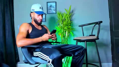Snapshot of stev_velez chatting on November 11, 11:32 am Steve online show from November 11, 11:32 am