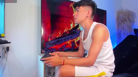 Snapshot of steven_baby69 chatting on October 28, 3:10 am STEVENN online show from October 28, 3:10 am