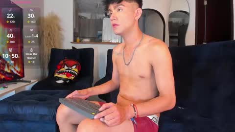 Snapshot of steven_baby69 chatting on November 18, 6:07 am STEVENN online show from November 18, 6:07 am