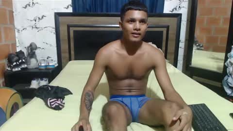 Snapshot of steven_big_dick23 chatting on December 23, 12:14 am Steven online show from December 23, 12:14 am