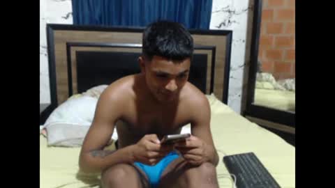 Snapshot of steven_big_dick23 chatting on December 27, 2:14 am Steven online show from December 27, 2:14 am