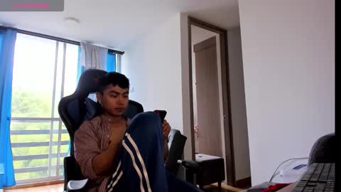 Snapshot of steven_twink07 chatting on October 18, 8:20 pm Esteban online show from October 18, 8:20 pm