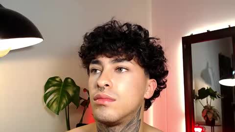 Snapshot of stevennavarro chatting on March 16, 5:44 am Daniel Steven Navarro online show from March 16, 5:44 am