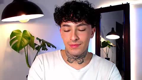 Snapshot of stevennavarro chatting on March 17, 1:43 am Daniel Steven Navarro online show from March 17, 1:43 am