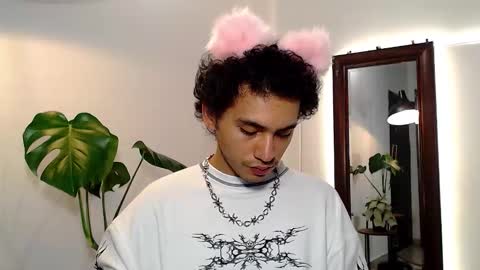 Snapshot of stevennavarro chatting on March 17, 6:33 pm Daniel Steven Navarro online show from March 17, 6:33 pm