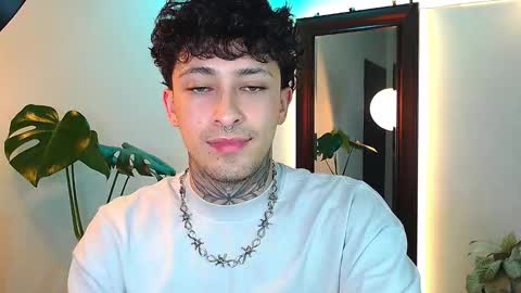 Snapshot of stevennavarro chatting on March 25, 11:33 pm Daniel Steven Navarro online show from March 25, 11:33 pm