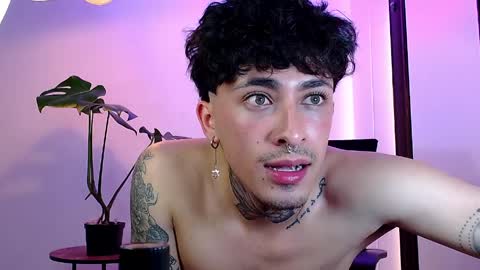 Snapshot of stevennavarro chatting on March 31, 9:59 pm Daniel Steven Navarro online show from March 31, 9:59 pm