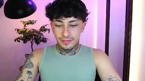 Snapshot of stevennavarro chatting on April 2, 10:29 pm Daniel Steven Navarro online show from April 2, 10:29 pm