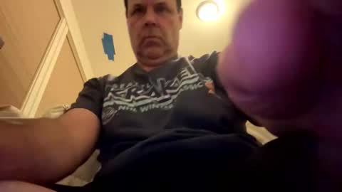 Snapshot of stevey123xyz chatting on April 6, 7:31 am stevey123xyz online show from April 6, 7:31 am