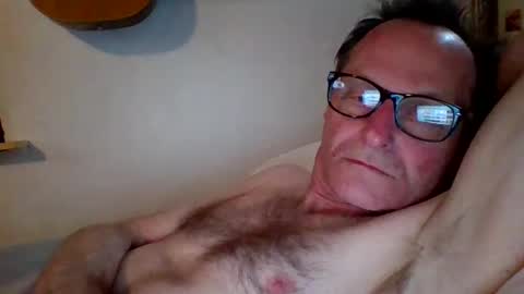 Snapshot of steviehard7 chatting on January 25, 3:30 am steviehard7 online show from January 25, 3:30 am