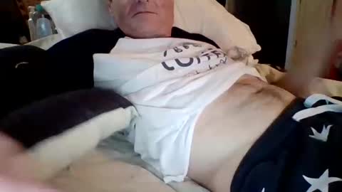 Snapshot of steviehard7 chatting on February 10, 2:41 am steviehard7 online show from February 10, 2:41 am