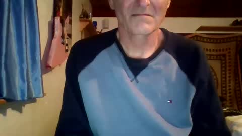 Snapshot of steviehard7 chatting on March 10, 4:38 am steviehard7 online show from March 10, 4:38 am