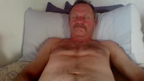 Snapshot of steviehard7 chatting on October 1, 10:27 pm steviehard7 online show from October 1, 10:27 pm