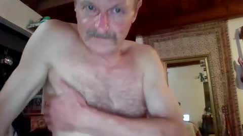 Snapshot of steviehard7 chatting on October 4, 7:17 am steviehard7 online show from October 4, 7:17 am