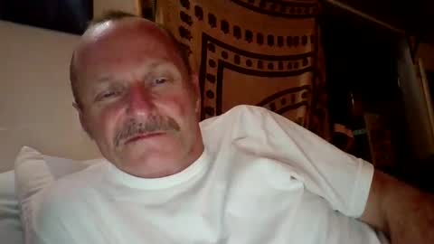 Snapshot of steviehard7 chatting on November 1, 9:22 am steviehard7 online show from November 1, 9:22 am