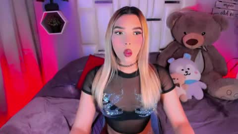 Steisee Reyes online show from May 6, 5:57 am