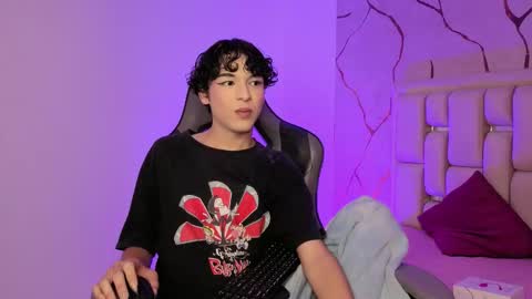 Snapshot of sthepanodimonaco chatting on February 13, 8:16 pm Sthepano online show from February 13, 8:16 pm