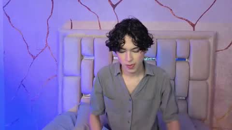 Snapshot of sthepanodimonaco chatting on March 24, 4:17 am Sthepano online show from March 24, 4:17 am