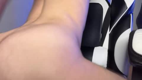 Snapshot of stick_twix chatting on March 1, 8:27 am Chris online show from March 1, 8:27 am