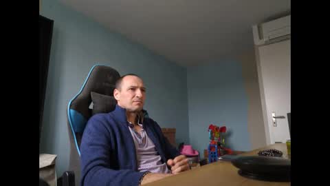 Snapshot of stickolive1 chatting on September 24, 10:40 am stickolive1 online show from September 24, 10:40 am