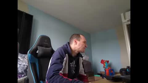 Snapshot of stickolive1 chatting on October 31, 9:10 am stickolive1 online show from October 31, 9:10 am