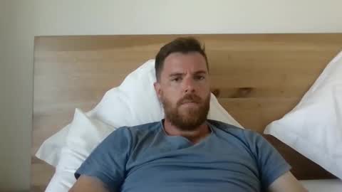 Snapshot of sticky_keyboard1234 chatting on October 20, 4:02 am Josh online show from October 20, 4:02 am