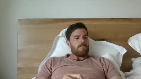 Snapshot of sticky_keyboard1234 chatting on November 30, 3:10 am Josh online show from November 30, 3:10 am