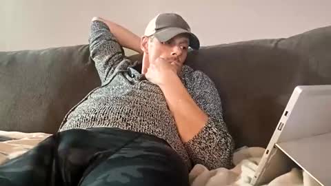 Snapshot of stickymouse45 chatting on October 31, 9:10 am stickymouse45 online show from October 31, 9:10 am