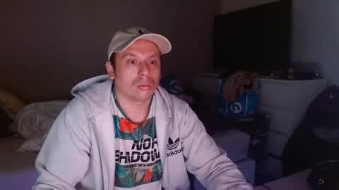 Axel online show from February 8, 11:46 am