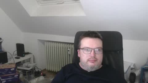 Snapshot of still_alive1985 chatting on April 5, 7:11 pm Oliver online show from April 5, 7:11 pm