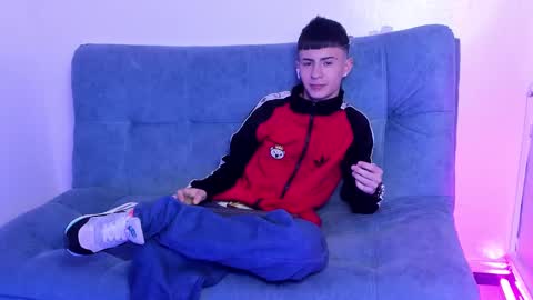 Snapshot of stivarfox21 chatting on January 30, 3:44 am Stivarfox21 online show from January 30, 3:44 am