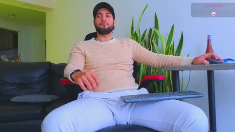 Stiven Montiel online show from October 18, 12:28 pm