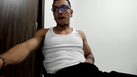 Snapshot of stiven_trainer chatting on March 13, 3:02 am stiven_trainer online show from March 13, 3:02 am