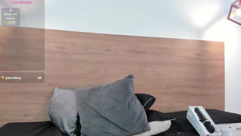 stivenbenet1 online show from December 18, 3:33 pm