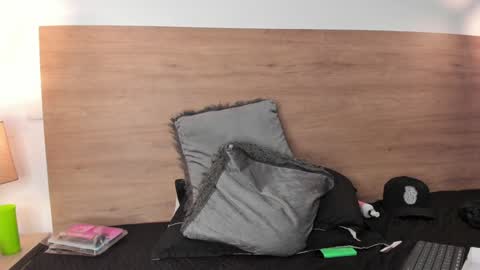 stivenbenet1 online show from January 2, 6:34 pm