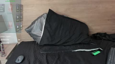 stivenbenet1 online show from January 4, 6:19 pm