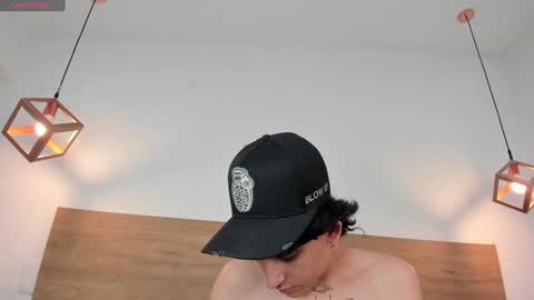 stivenbenet1 online show from January 15, 5:05 pm