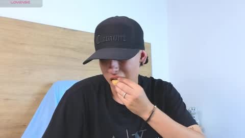 stivenbenet1 online show from September 8, 8:30 pm