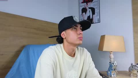 stivenbenet1 online show from October 20, 8:53 pm