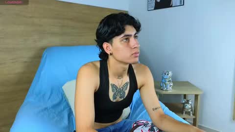 stivenbenet1 online show from October 30, 1:12 pm