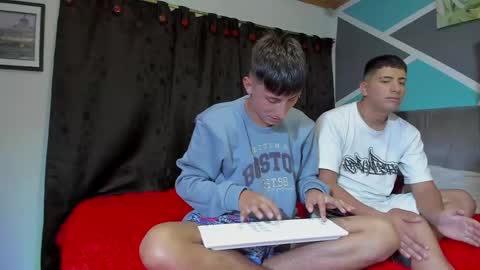 Stiven  online show from December 5, 6:11 am