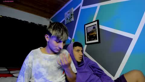 Stiven  online show from April 18, 4:38 am